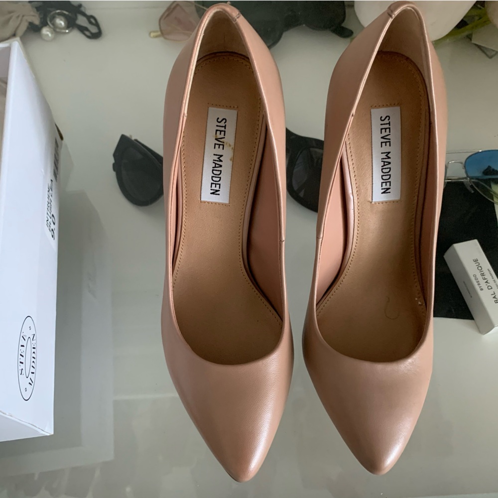 Steve Madden Pink/Nude pointed toe Heels